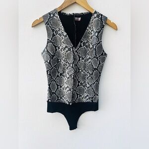 Commando Black & White Snake-Print V-Neck Bodysuit
